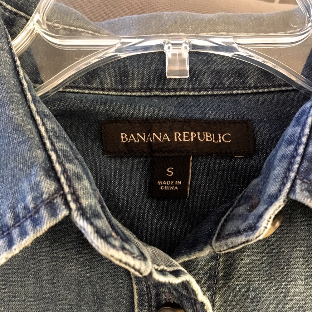 Banana Republic chambray top. Size small. EUC. - Picture 5 of 6